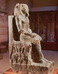 Statue von Khafre (2520-2494 v. Chr.) thronend, aus dem Taltempel der Pyramide von Khafre in Gizeh, Altes Reich, ca. 2540-2505 v. Chr.